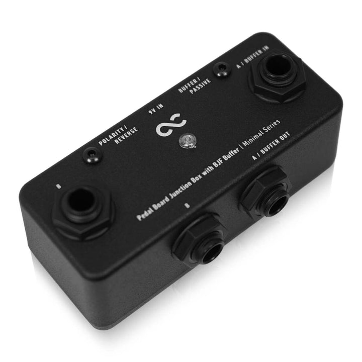 One Control Minimal Series Pedal Board Junction Box With BJF Buffer  2